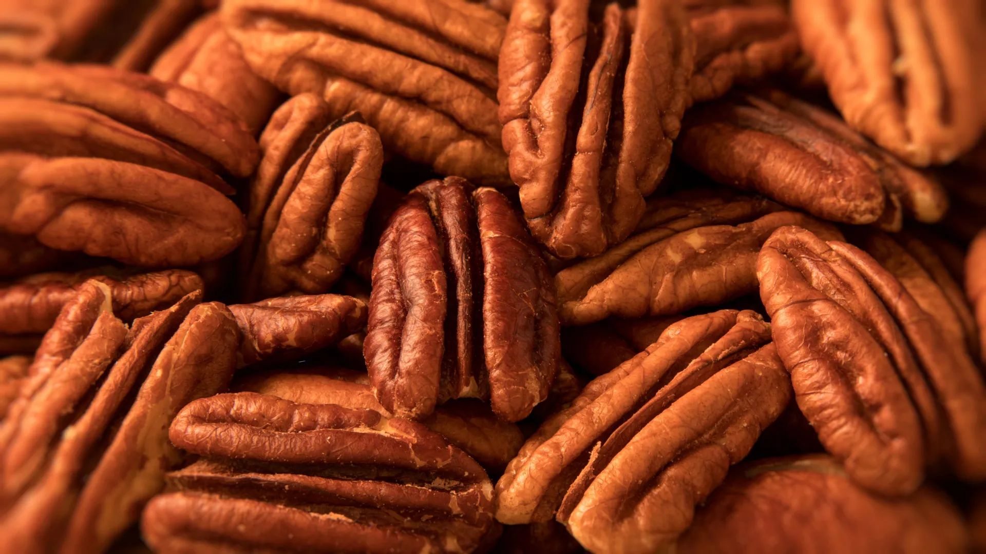 Pecans vs Walnuts: Which Is Better for Heart Health?